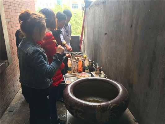 魅力小吃培訓學員特色燒烤培訓實操現場案例